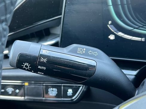 Used 2024 Kia Niro EX FWD image 17