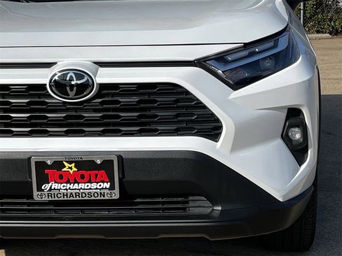 Used 2023 Toyota RAV4 XLE Premium image 8