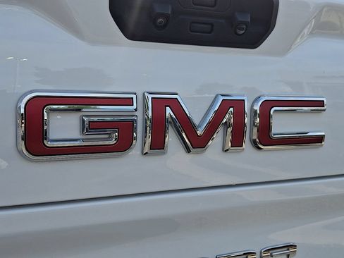 Used 2024 GMC Sierra 1500 AT4 w/ Technology Package AWD/4WD image 35