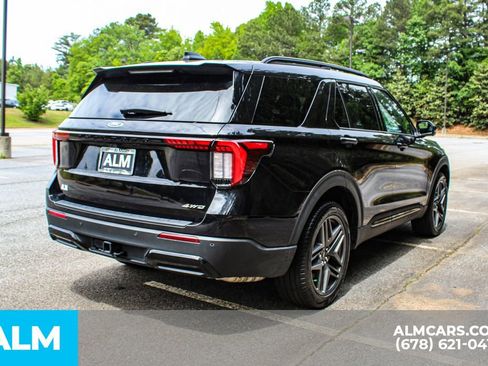 Used 2025 Ford Explorer ST-Line w/ ST-Line Street Pack AWD/4WD image 6
