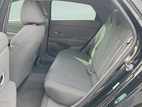Used 2023 Hyundai Elantra SEL w/ Convenience Package FWD image 10