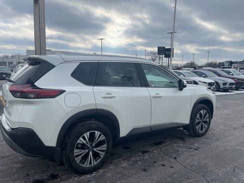 Used 2023 Nissan Rogue SV w/ SV Premium B Package image 2