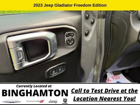 Used 2023 Jeep Gladiator Sport AWD/4WD image 15