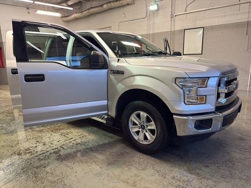 Used 2015 Ford F150 XLT image 7