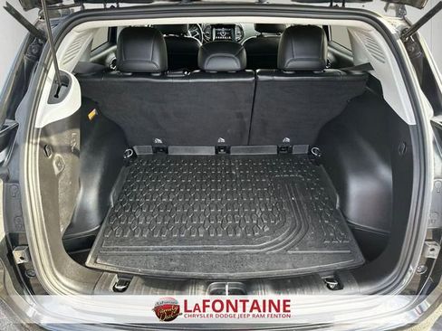 Used 2019 Jeep Compass Latitude FWD image 26