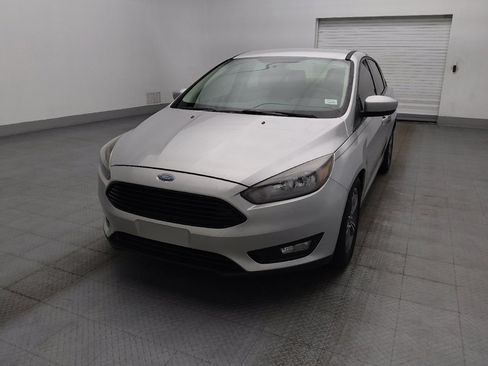 Used 2018 Ford Focus SE w/ SE Appearance Package FWD image 15
