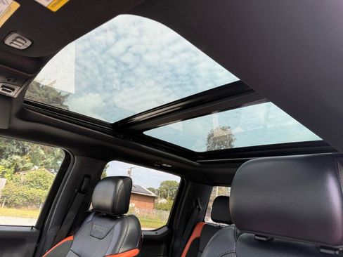 Used 2018 Ford F150 Raptor w/ Equipment Group 802A Luxury image 4