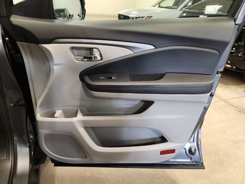 Certified 2023 Honda Ridgeline RTL image 33