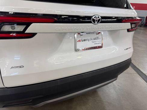 Certified 2026 Toyota Grand Highlander AWD image 25