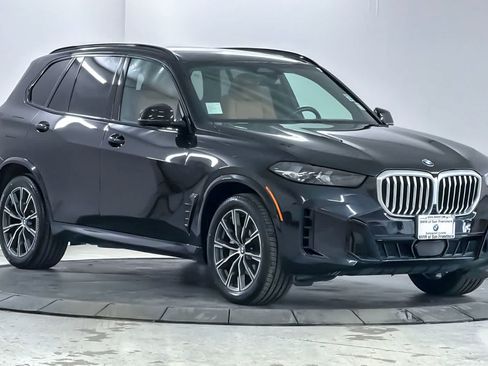 Used 2024 BMW X5 xDrive40i w/ M Sport Package AWD/4WD image 9