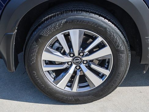 Used 2023 Nissan Pathfinder SL image 12