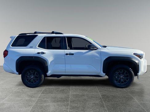 Used 2025 Toyota 4Runner SR5 AWD/4WD image 6