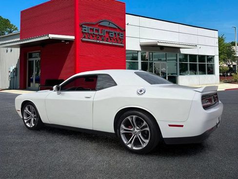 Used 2020 Dodge Challenger R/T RWD image 3