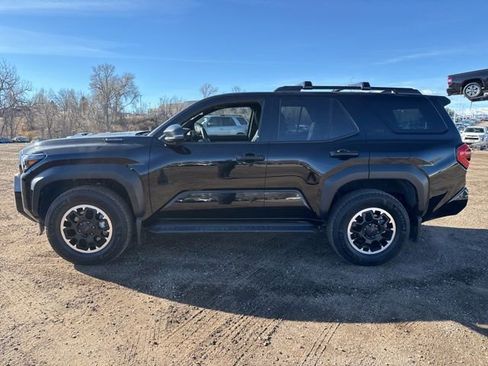 Used 2025 Toyota 4Runner TRD Off-Road image 2