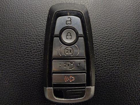 Used 2019 Ford Fusion SEL FWD image 32