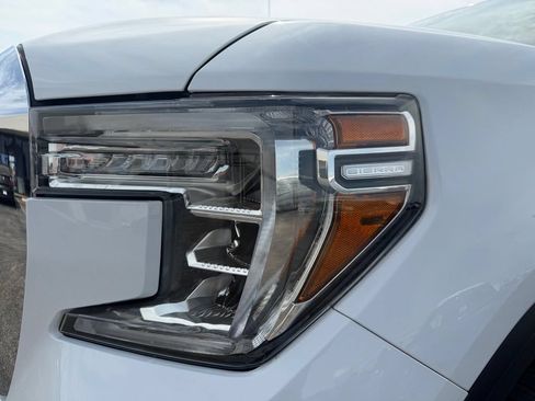 Used 2019 GMC Sierra 1500 SLT w/ SLT Premium Plus Package AWD/4WD image 10