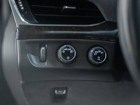 Used 2018 Cadillac Escalade ESV Platinum image 44