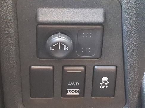 Used 2015 Nissan Rogue S w/ Convenience Package AWD/4WD image 22