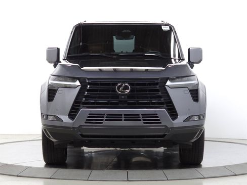 Used 2025 Lexus GX 550 w/ Cold Area Package AWD/4WD image 2