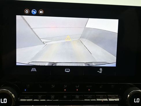 Used 2026 Chevrolet Colorado ZR2 image 32