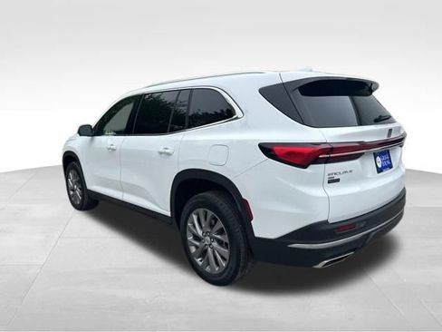 Used 2026 Buick Enclave Preferred AWD/4WD image 3