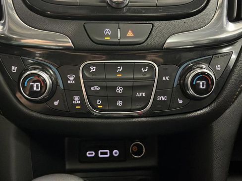 Used 2022 Chevrolet Equinox Premier AWD/4WD image 18