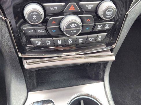 Used 2020 Jeep Grand Cherokee Limited X image 15