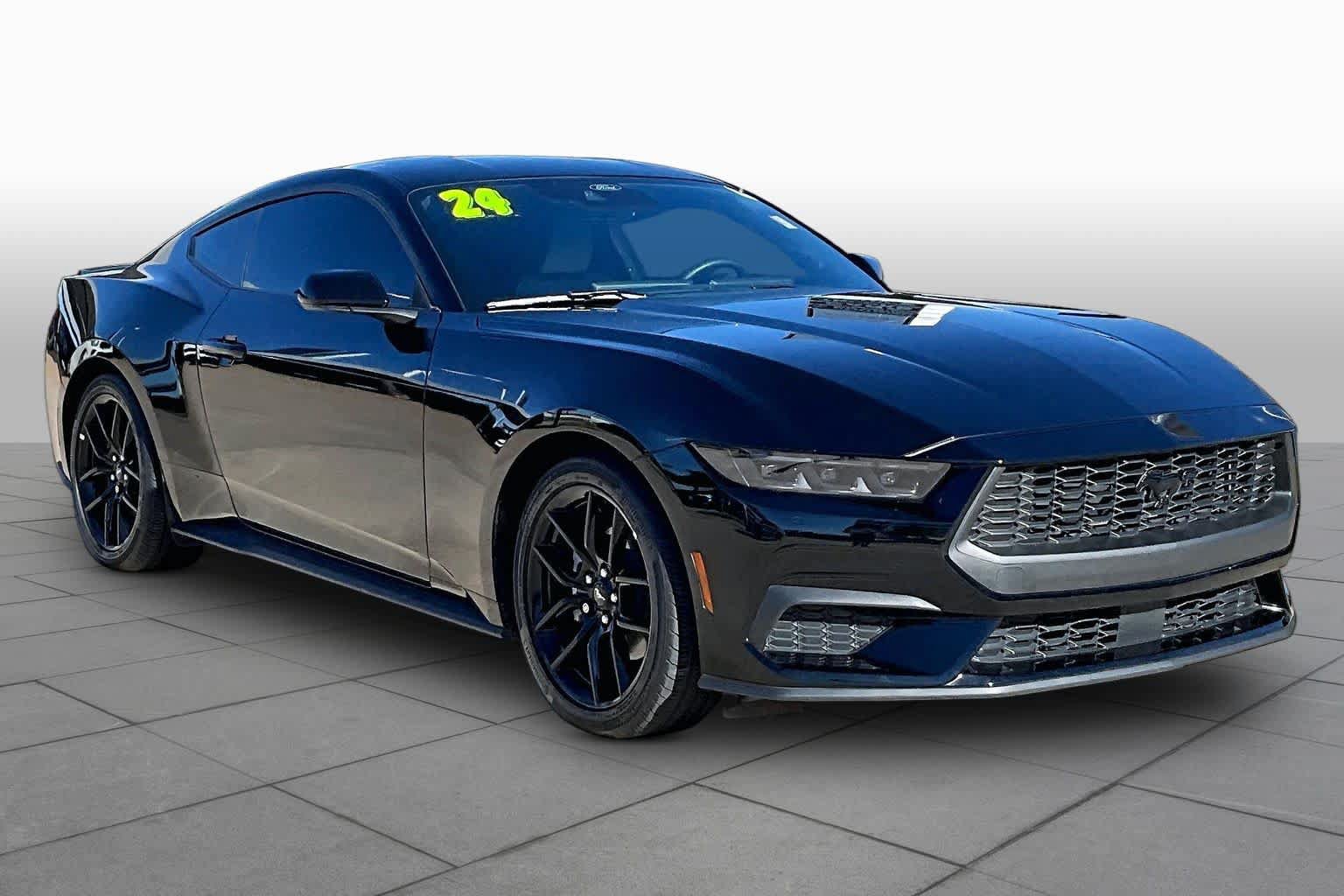 Used 2024 Ford Mustang Coupe RWD image 2