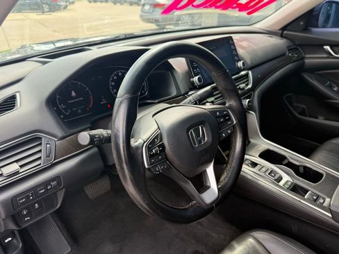 Used 2020 Honda Accord Touring image 4