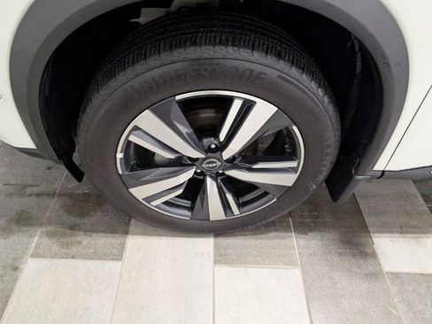 Used 2023 Nissan Rogue SL w/ SL Premium Package image 7