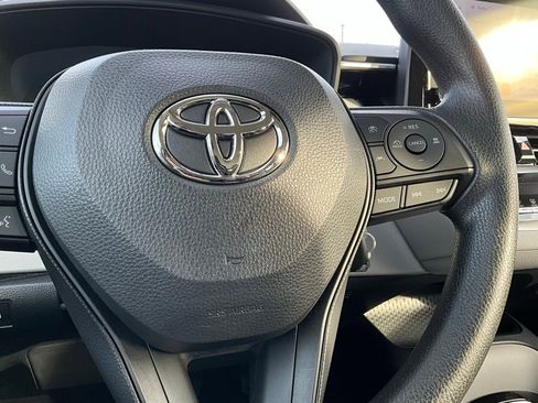 Used 2024 Toyota Corolla LE image 21