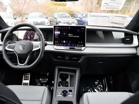 New 2026 Volkswagen Tiguan SE R-Line AWD/4WD image 17