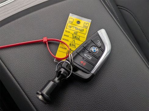 Used 2025 BMW i4 xDrive40i image 36