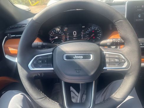 Used 2024 Jeep Compass Limited image 10