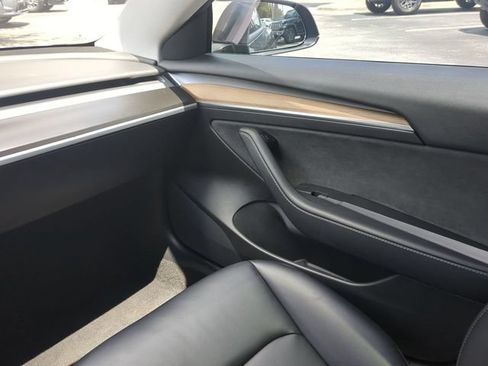 Used 2021 Tesla Model 3 Standard Range Plus RWD image 17