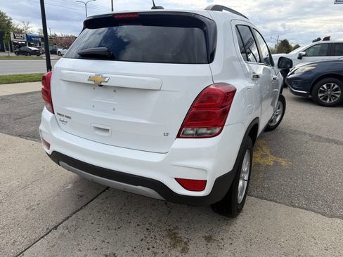 Used 2017 Chevrolet Trax LT w/ LT Convenience Package AWD/4WD image 10