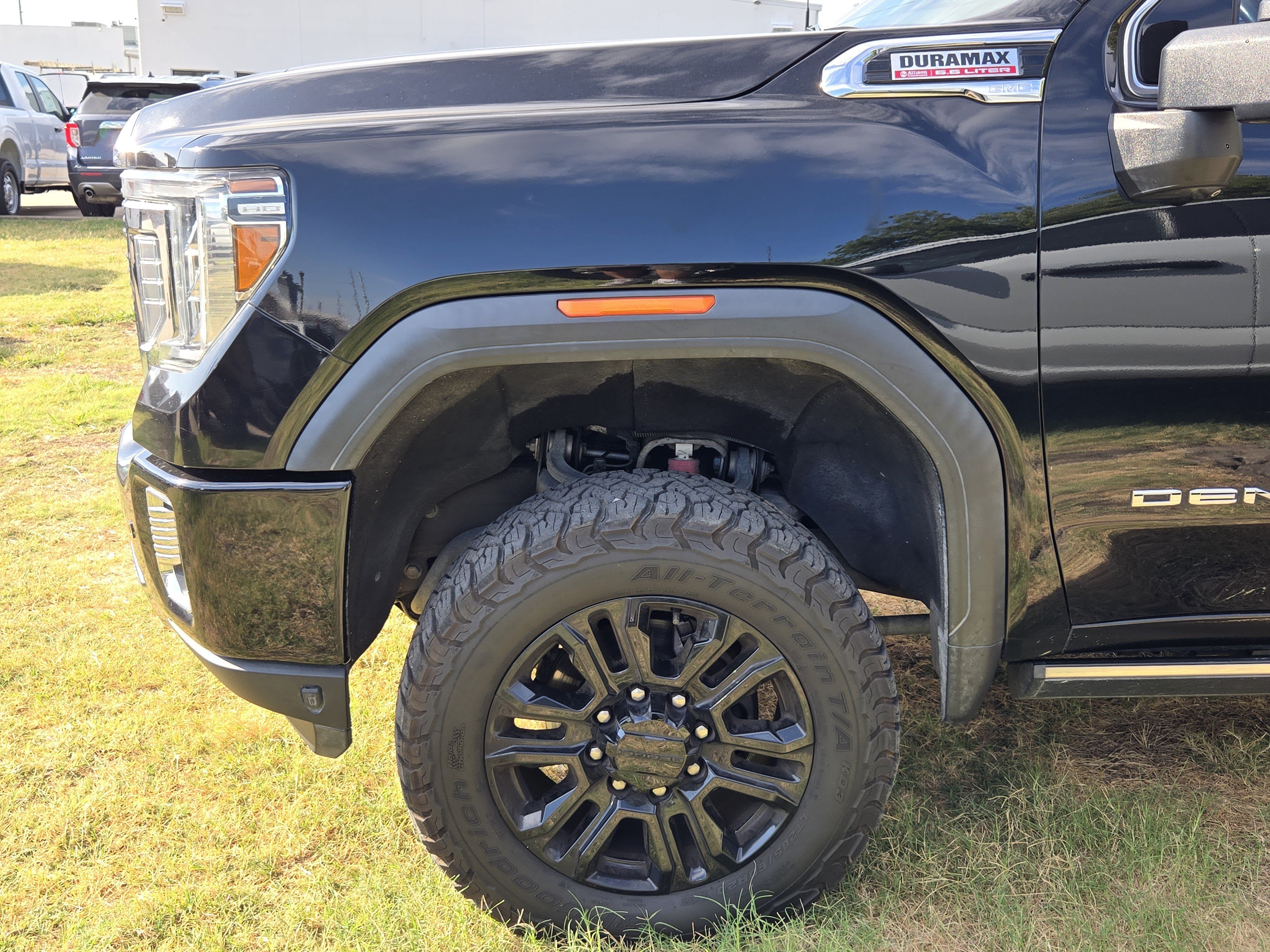 Used 2021 GMC Sierra 2500 Denali w/ Denali Black Diamond Edition AWD/4WD image 8