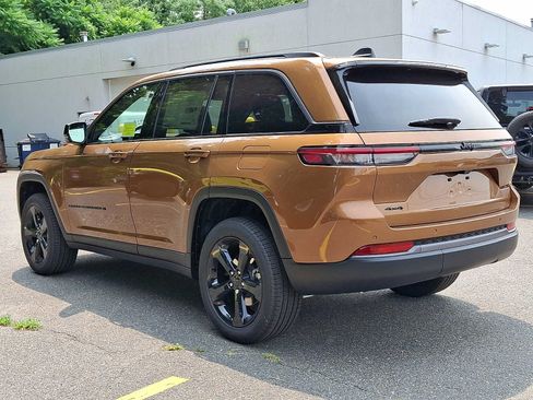 New 2026 Jeep Grand Cherokee Limited w/ Limited Altitude Package AWD/4WD image 3
