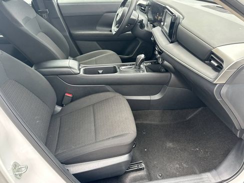 Used 2025 Nissan Kicks S FWD image 13