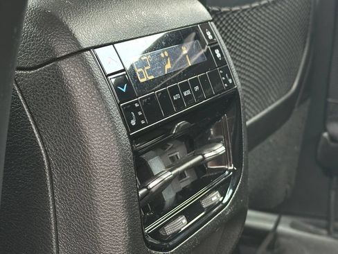 Used 2021 Jeep Grand Cherokee L Limited AWD/4WD image 21