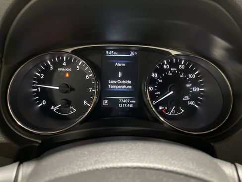 Used 2015 Nissan Rogue SV image 20