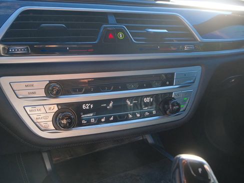 Used 2019 BMW 750i 750i MSport image 26