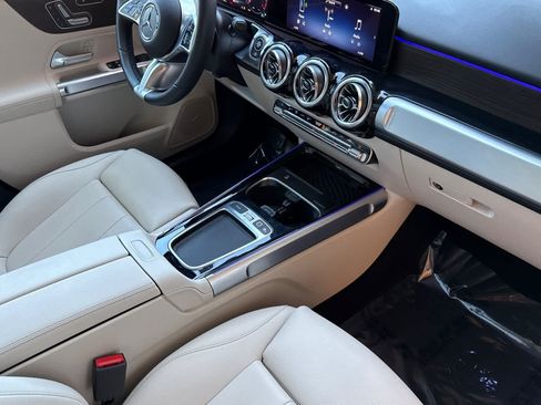 Certified 2025 Mercedes-Benz GLB 250 4MATIC image 15