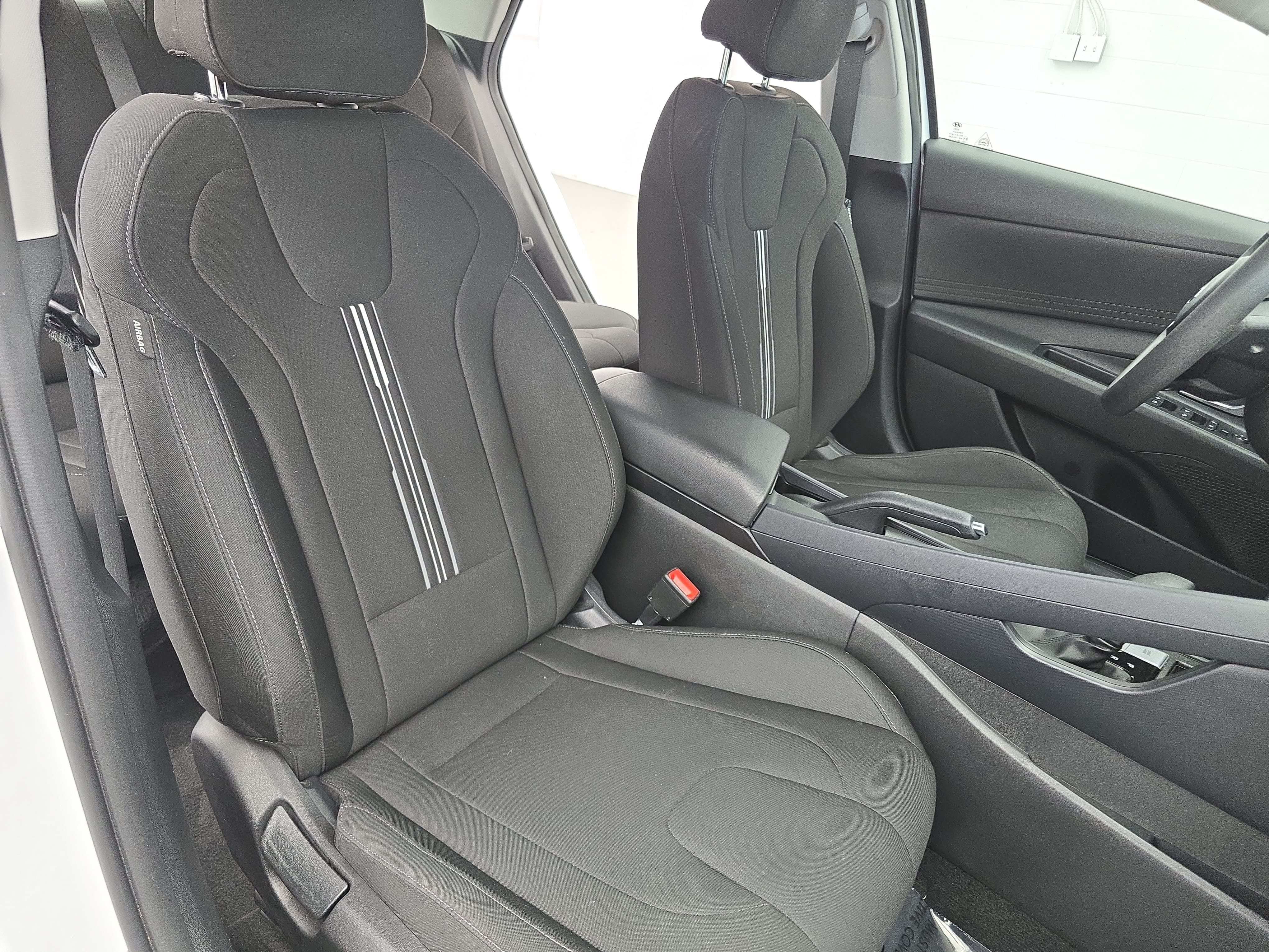 Used 2022 Hyundai Elantra SEL FWD image 10