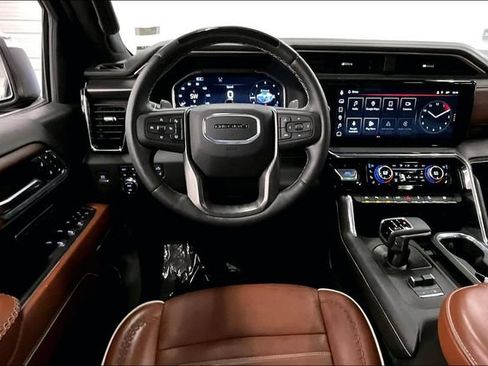 Used 2024 GMC Sierra 1500 Denali Ultimate AWD/4WD image 6