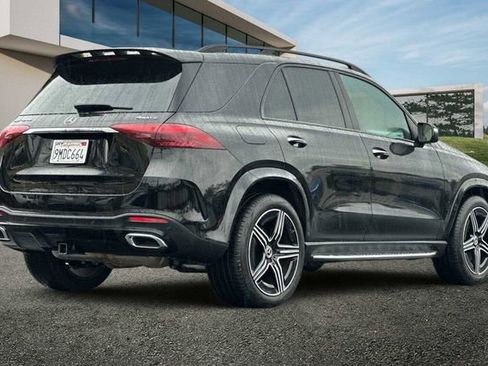 Used 2024 Mercedes-Benz GLE 450e 4MATIC image 4