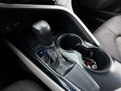 Used 2018 Toyota Camry LE w/ Convenience Package image 22