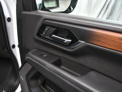 Used 2025 GMC Yukon Denali image 19