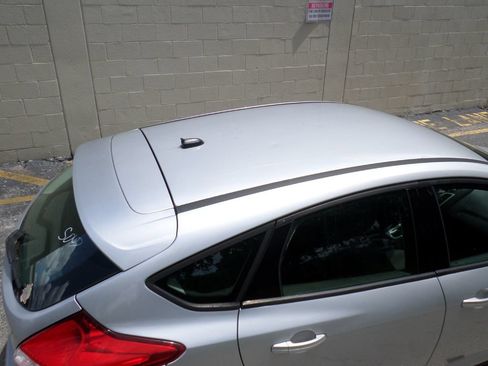 Used 2014 Ford Focus SE FWD image 6