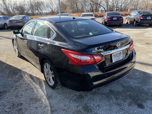 Used 2016 Nissan Altima 3.5 SL w/ 3.5 Technology Package image 4